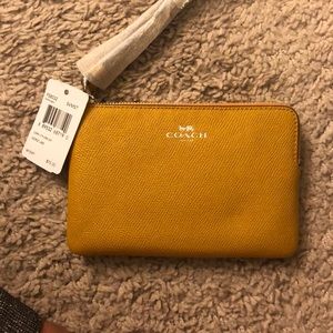 Coach Bags - Coach wristlet Coach Bags - Coach wristlet